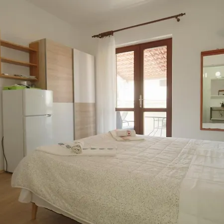 Guest house Vila Karolina *